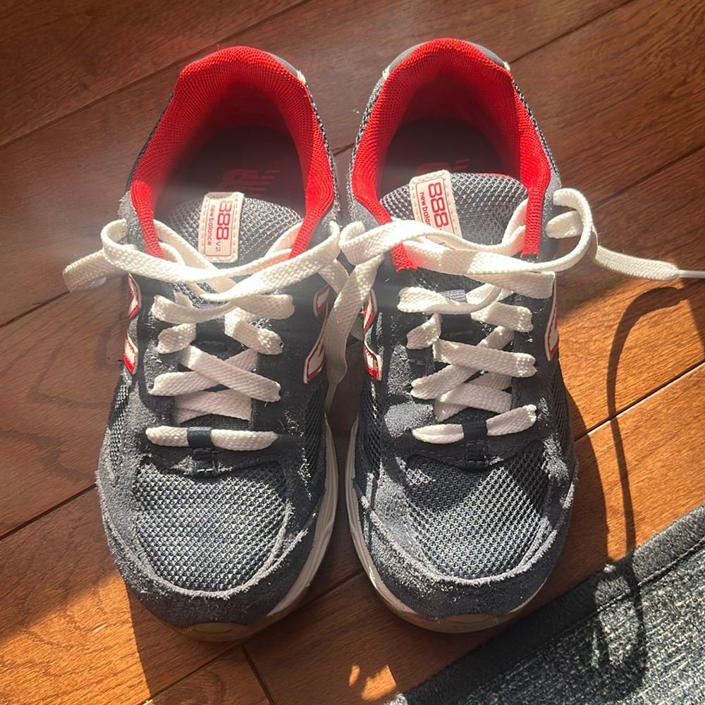 NWOT New Balance 13.5W 888 V2 shoes